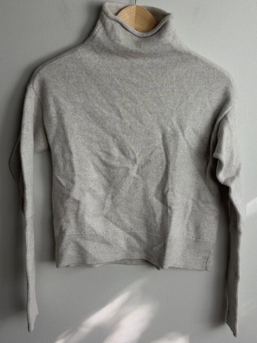 Wilfred 100% Merino Wool Turtleneck Sweater Light Grey Size XS Women’s